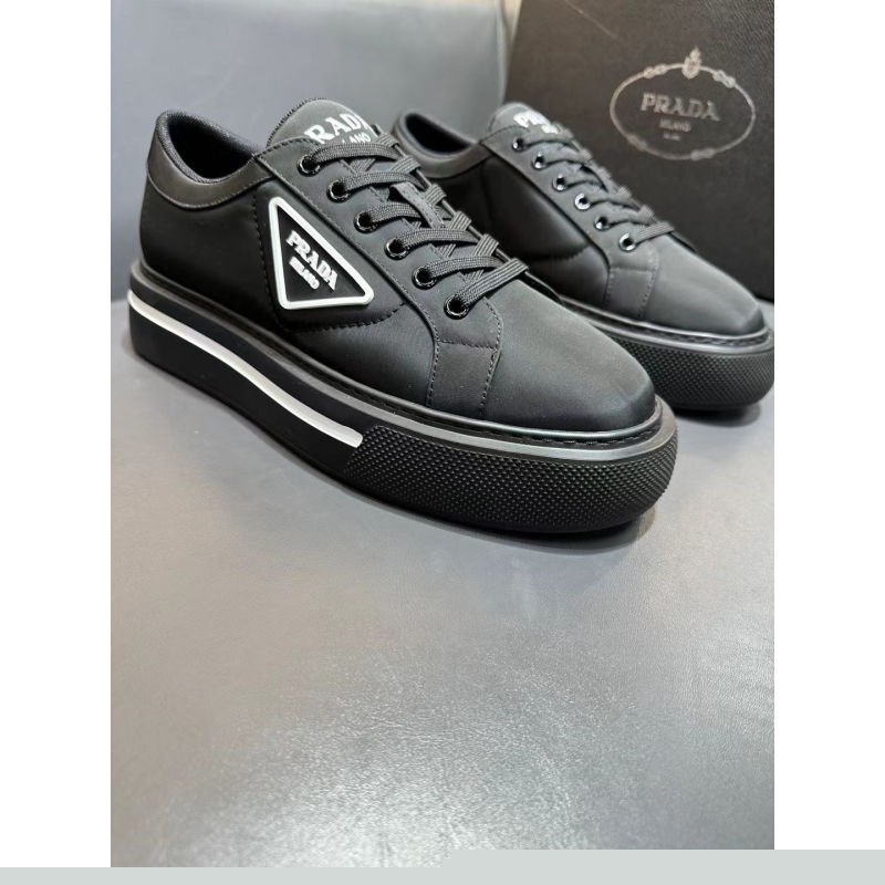 Pra*a casual shoes